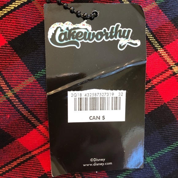 NWT, Disney, Snow White, “Fairest of Them All”Flannel, Size Large - Picture 10 of 10